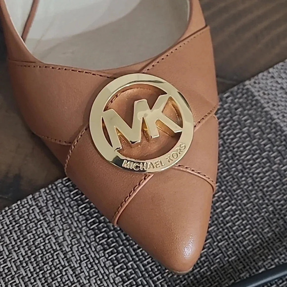 Michael by Michael Kors Caroline Charm Pump - Picture 4 of 14